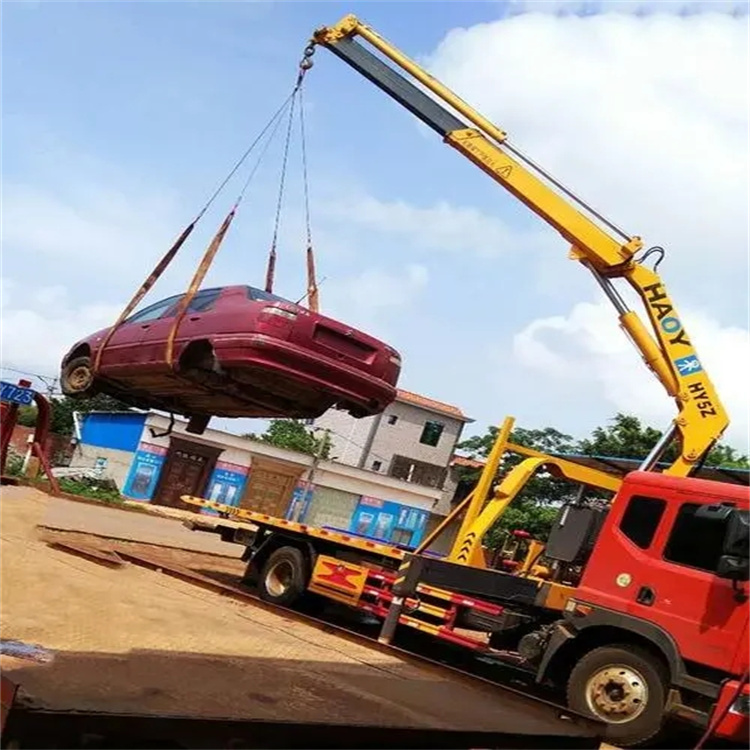 文教镇吊车吊汽车的正确方法